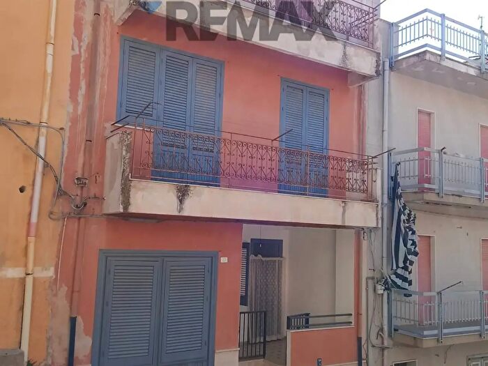 Casa con 7 locali in vendita in Via Bonura, Camporeale