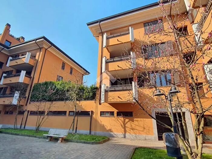 Appartamento bilocale in vendita in Via Umbria, Peschiera Borromeo