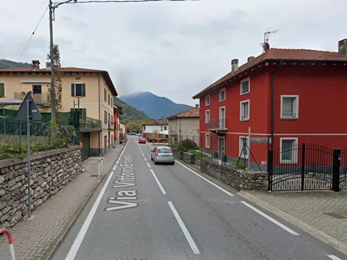 Appartamento bilocale in affitto in Via Roncato, Gera Lario