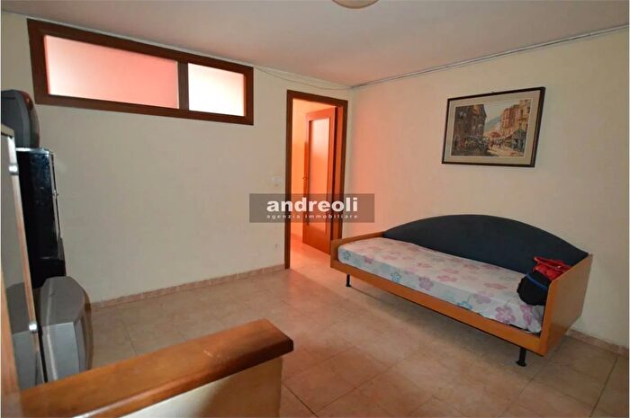 Appartamento con 5 locali in vendita in Jesi