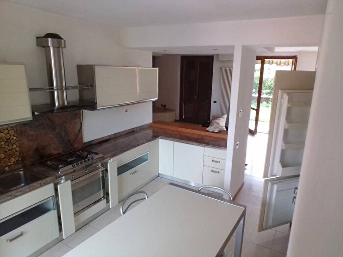 Appartamento trilocale in affitto in Via Michelangelo Merisi, Centro, Chiuduno