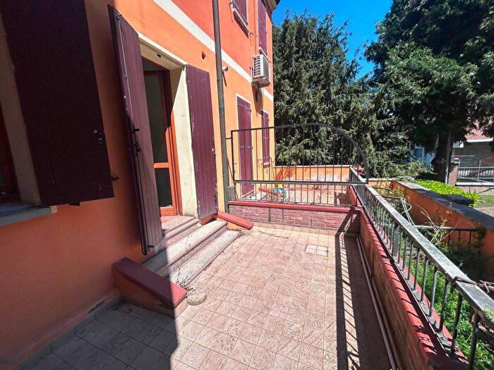 Appartamento trilocale in affitto in Via Giuseppe Mazzini, Centro, Concordia sulla Secchia