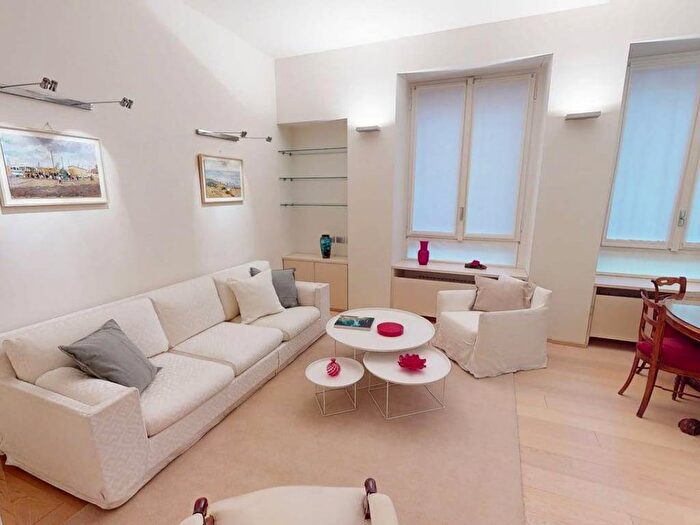 Appartamento trilocale in affitto in Via Alessandro Manzoni, Brera, Milano