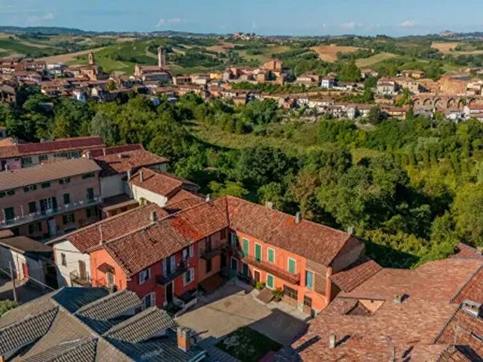 Casa quadrilocale in vendita in Via Roma, Castagnole Monferrato