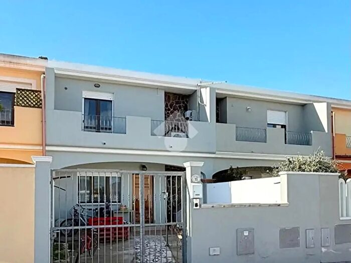 Appartamento trilocale in vendita in Villa a Schiera Via Firenze, Villaspeciosa