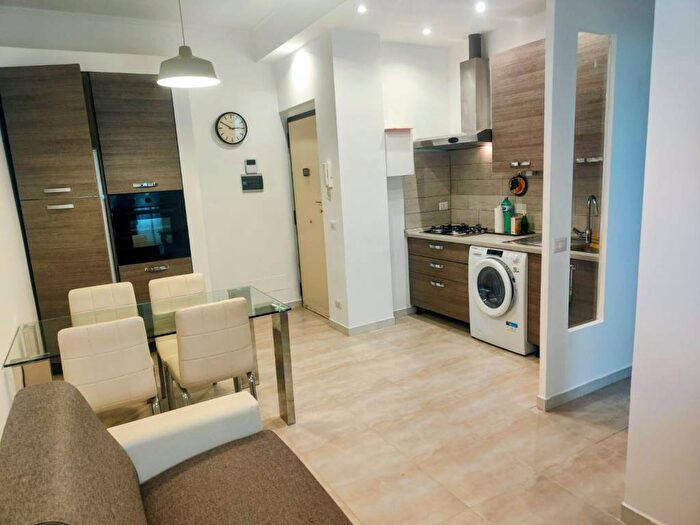 Appartamento bilocale in affitto in Via Tuscolana, Arco di Travertino, Roma
