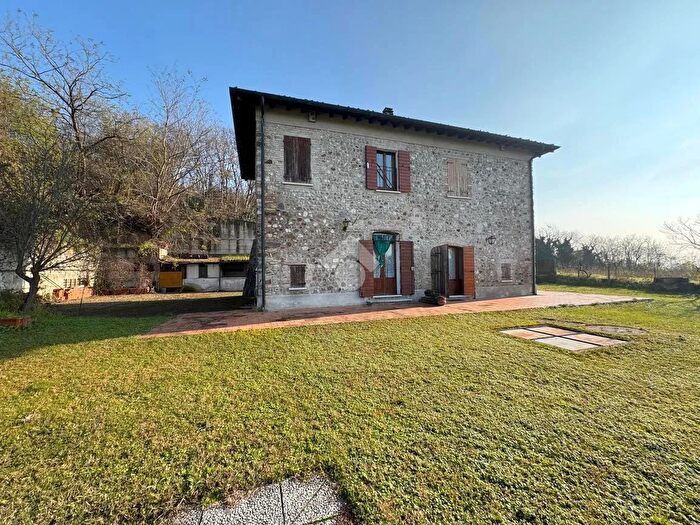 Casa quadrilocale in vendita in Via Monte Galline, Cavriana