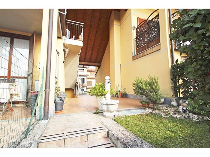 Casa quadrilocale in vendita in Malnate