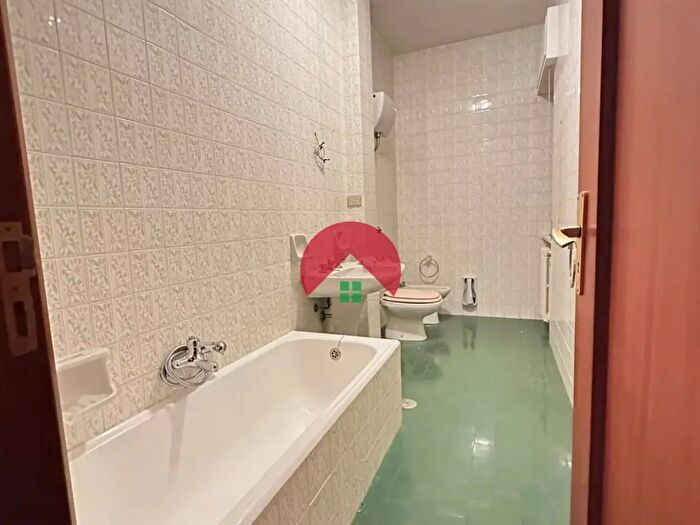 Appartamento con 6 locali in vendita in Via Timmari, Matera