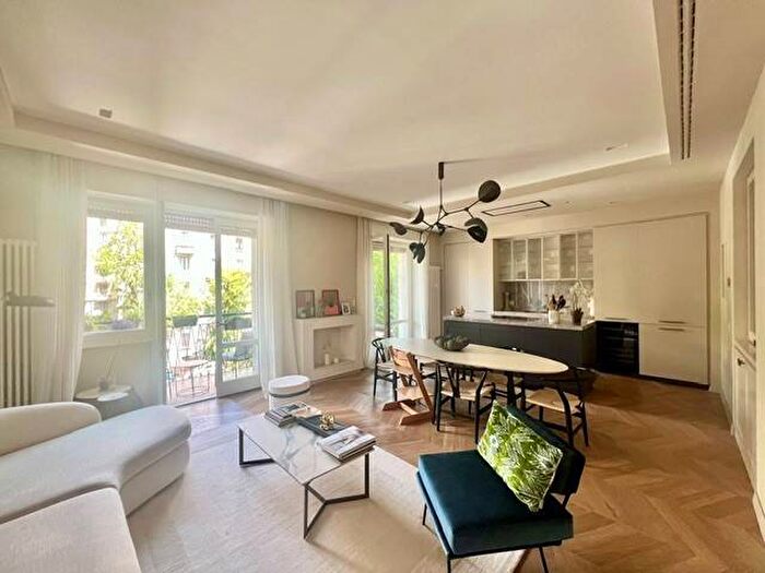 Appartamento trilocale in affitto in Viale Beatrice dEste, Bocconi, Milano