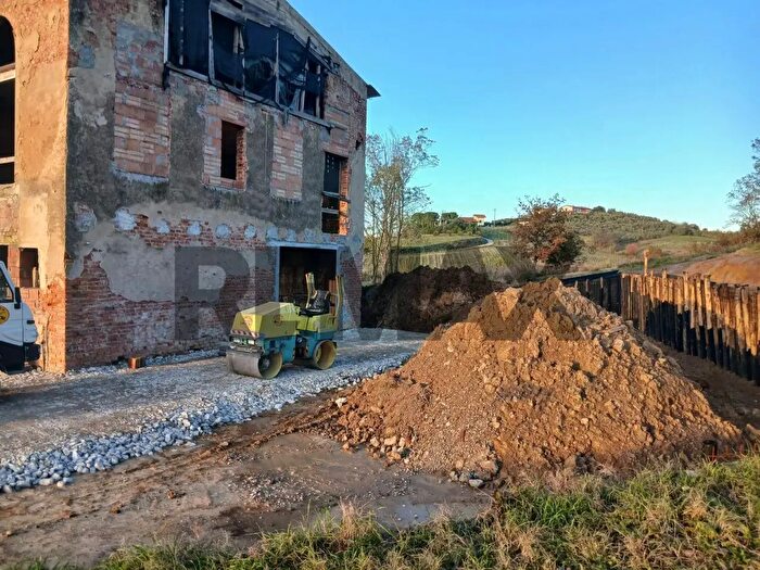 Casa quadrilocale in vendita in Cerreto Guidi