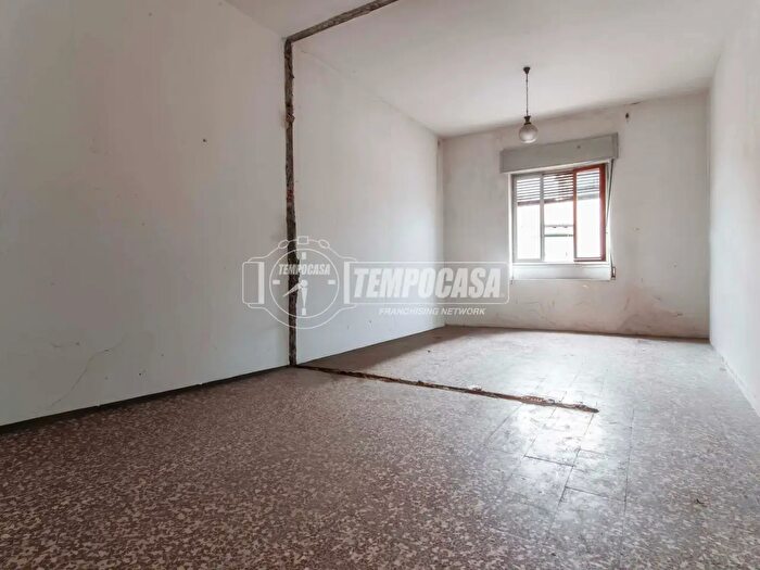 Appartamento trilocale in vendita in Via Carolina Litta Rusca, Lurago Marinone
