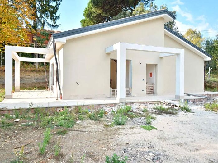 Casa quadrilocale in vendita in Nemi