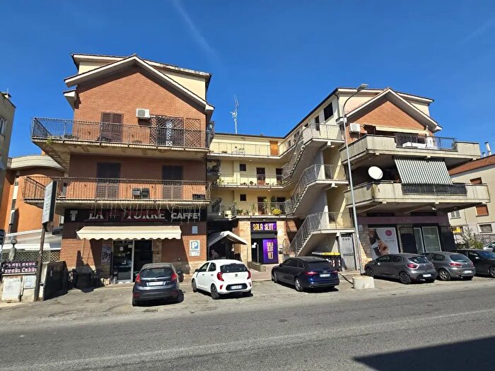 Appartamento quadrilocale in vendita in Via Salaria, Monterotondo
