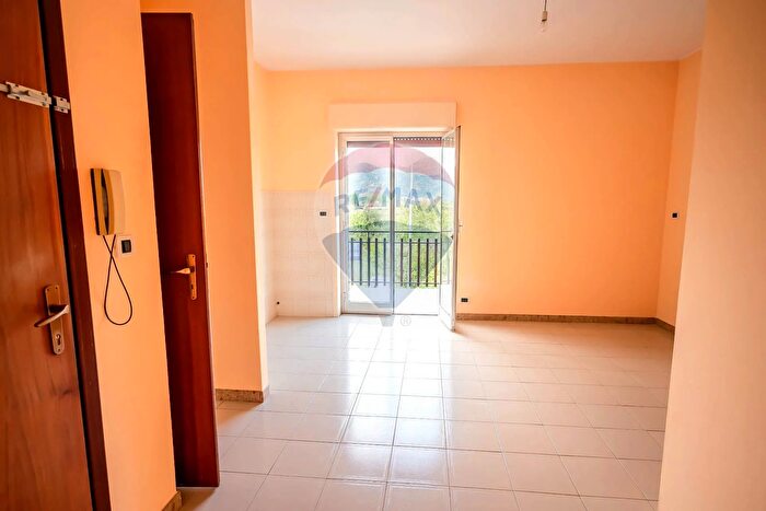 Appartamento trilocale in vendita in Traversa I Via Pirato, Calatabiano