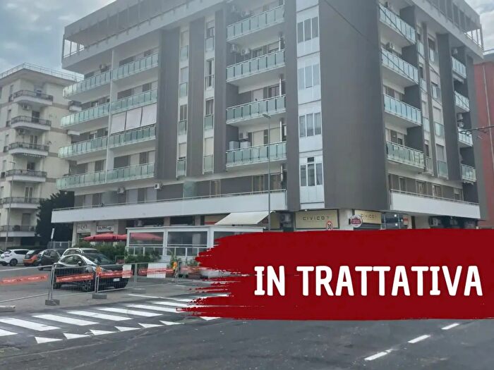 Appartamento con 5 locali in vendita in Via Lupiae, Lecce