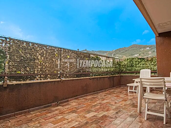 Appartamento trilocale in vendita in Via XXV Aprile, Cogorno