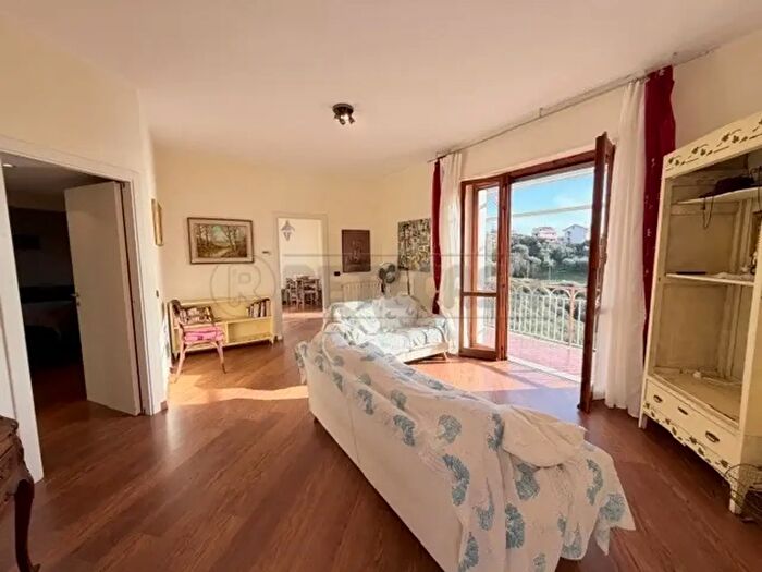 Appartamento con 6 locali in vendita in Via Cappella Nuova, Boissano