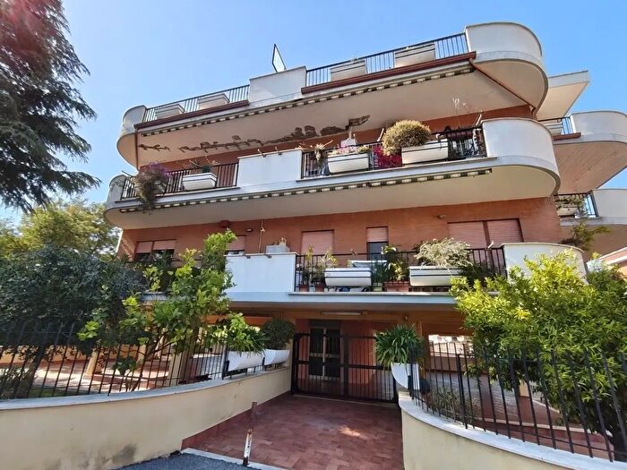 Appartamento quadrilocale in vendita in Via di Casalotto Nuovo, Roma