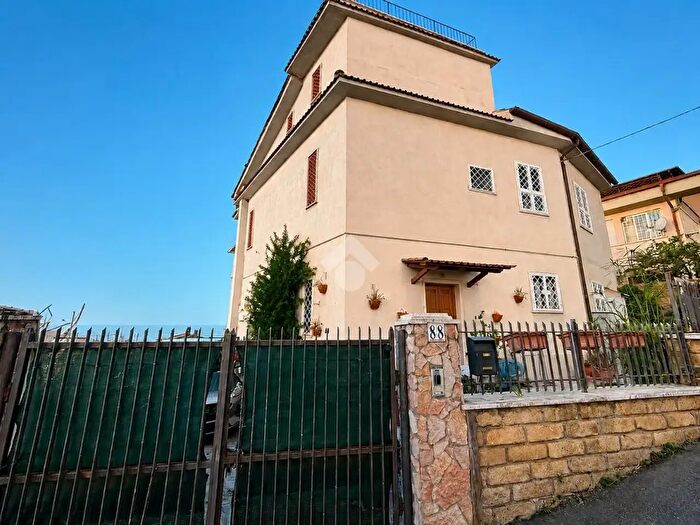 Casa con 5 locali in vendita in Via delle Ringhiere, Guidonia Montecelio