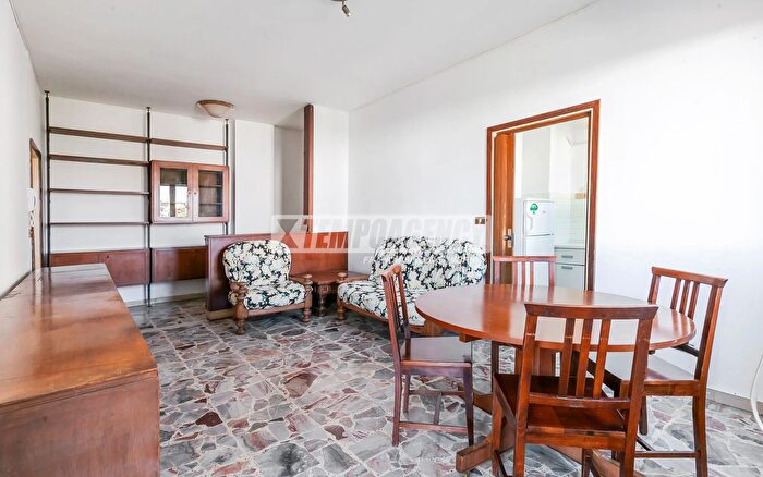 Appartamento trilocale in vendita in Via Papa Giovanni XXIII, Bresso