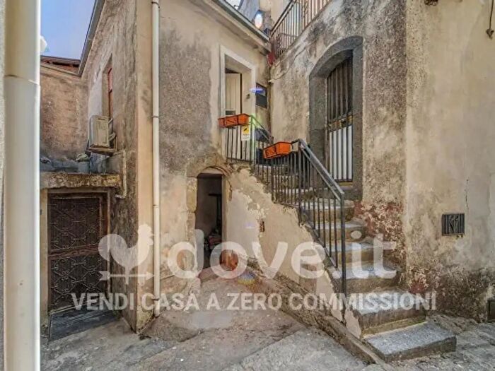 Appartamento in vendita in Via Maggiore Baracca, Castiglione Di Sicilia