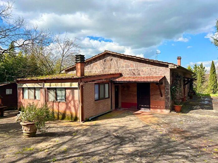 Casa con 11 locali in vendita in Strada di Mocenni, Castelnuovo Berardenga