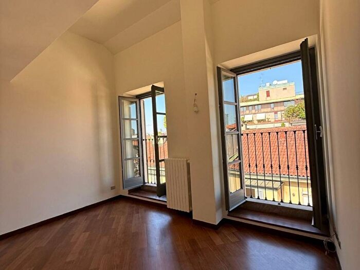 Casa quadrilocale in affitto in Via Fiori Chiari, Brera, Milano