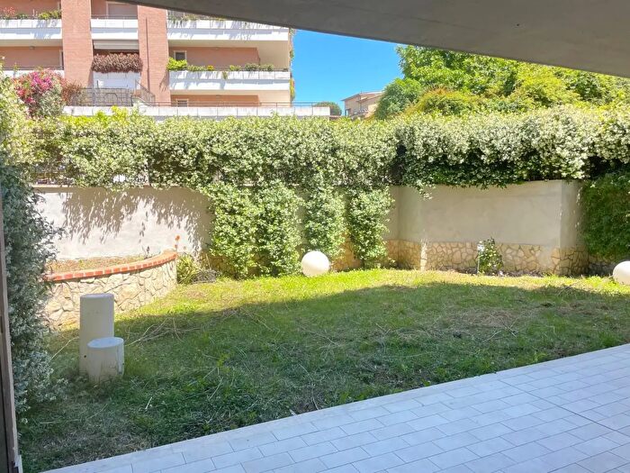 Appartamento bilocale in vendita in Via Sumirago, Roma