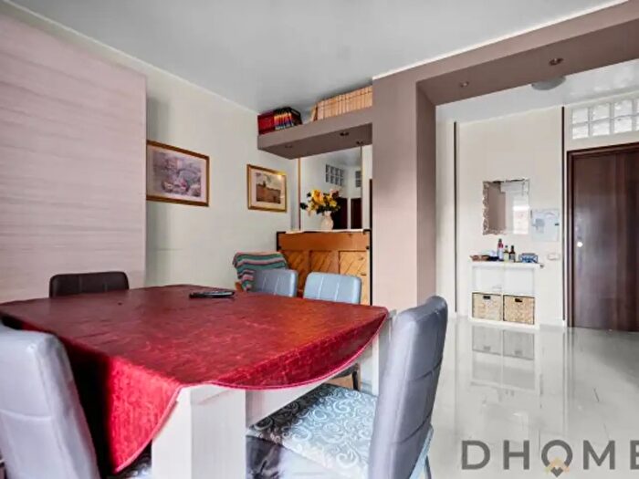 Appartamento quadrilocale in vendita in Viale Giovanni Suzzani, Milano