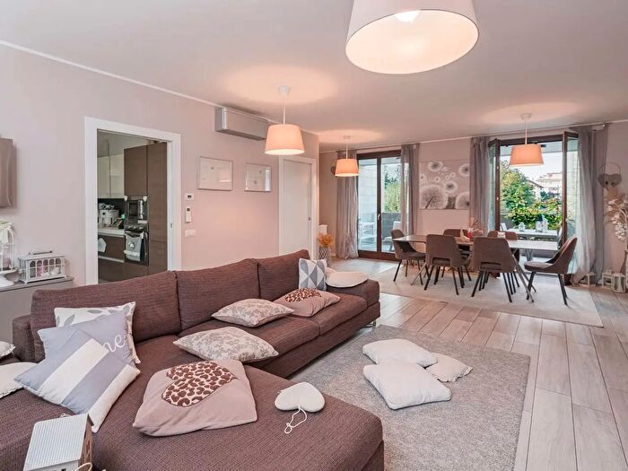 Appartamento quadrilocale in vendita in Via Isonzo, Lissone