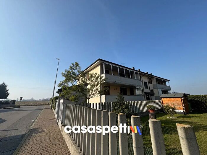 Appartamento trilocale in vendita in Via Olimpya, Torrevecchia Pia