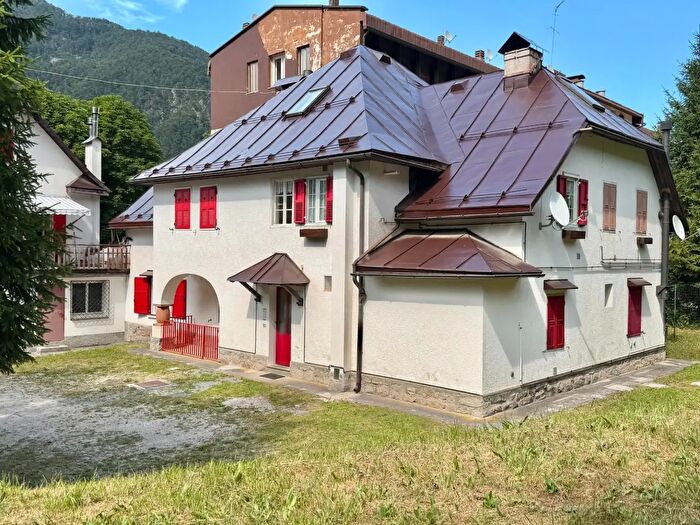 Appartamento trilocale in vendita in Malborghetto Valbruna