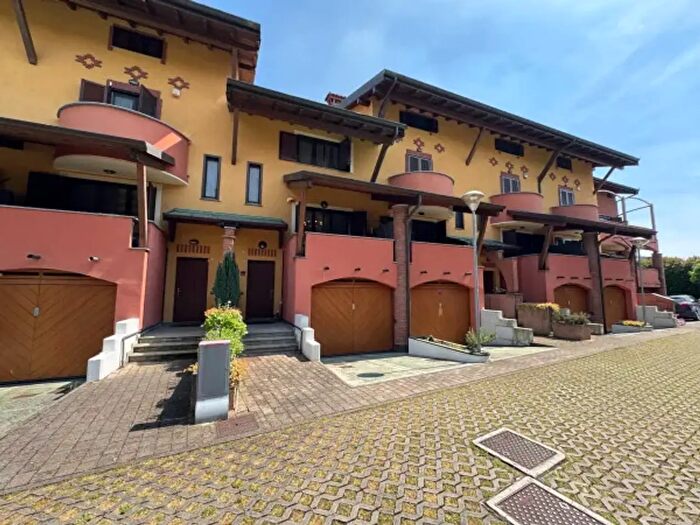 Casa quadrilocale in vendita in Via San Cristoforo, Trezzano Sul Naviglio