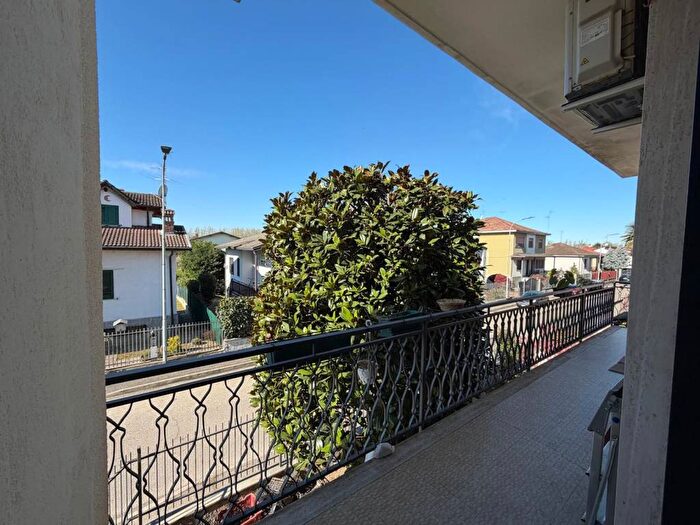 Appartamento quadrilocale in affitto in Via Fratelli Cervi, Centro, Landriano