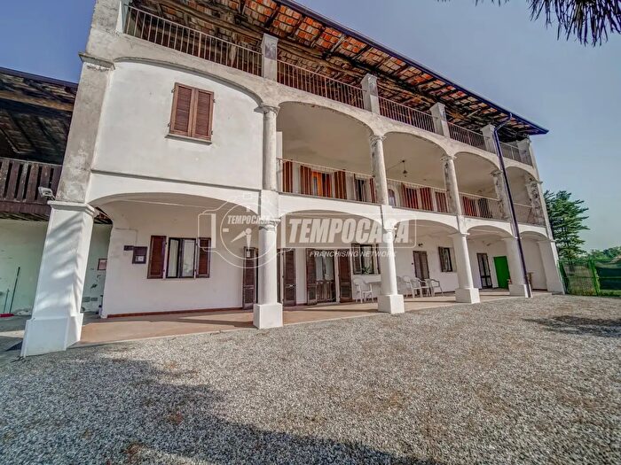 Casa trilocale in vendita in Via della Pace, Divignano
