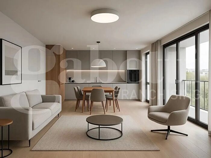 Appartamento quadrilocale in vendita in Via Agnesi, Bologna