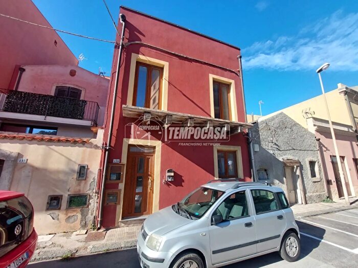 Casa quadrilocale in vendita in Via Grotta Polifemo, Milazzo