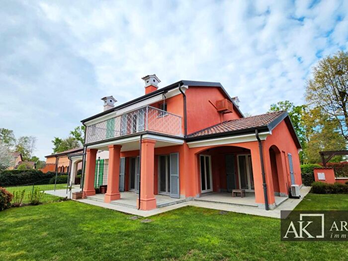 Casa quadrilocale in affitto in Via Isidoro, Centro, Bogogno