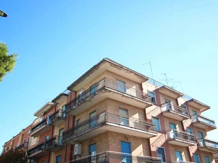 Appartamento con 8 locali in vendita in Via Madonna di Pompei, Grottaglie