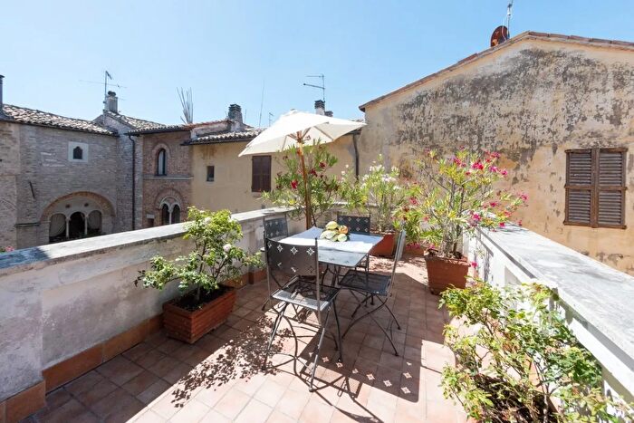 Appartamento con 5 locali in vendita in Ancona Sassoferrato, Sassoferrato