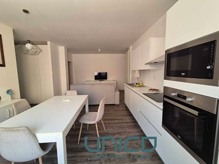 Appartamento trilocale in affitto in Largo Europa, Savonarola Ponte Molino, Padova