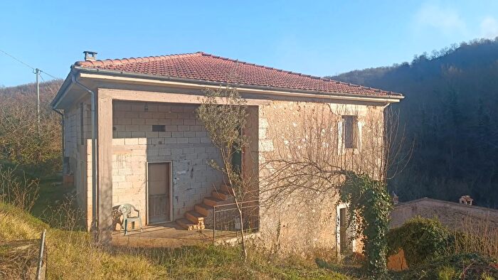 Casa con 6 locali in vendita in Via Musciatto, Fontechiari