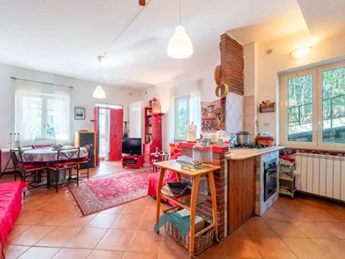 Casa quadrilocale in vendita in Via di Colle Spina, Poli
