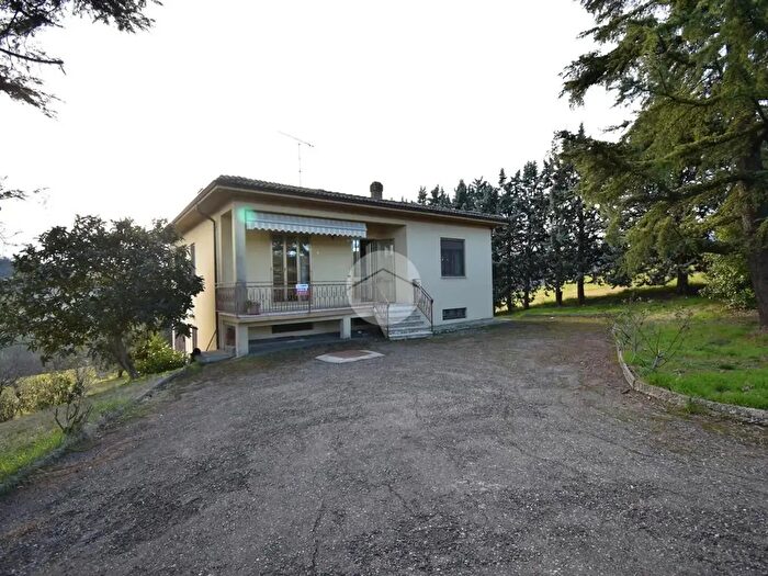 Casa quadrilocale in vendita in Via Costa, Felino