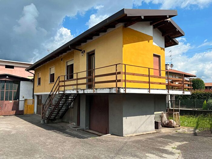 Appartamento trilocale in vendita in Via Puccini, San Maurizio DOpaglio