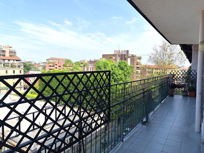 Appartamento quadrilocale in affitto in Via Sigieri, Porta Romana Medaglie d'Oro, Milano