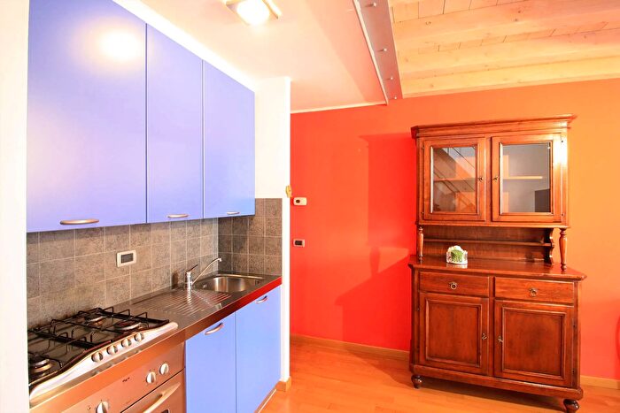 Appartamento bilocale in vendita in Via Vittorio Veneto, Rovetta