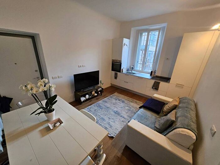 Appartamento bilocale in affitto in Via Costanza, Washington, Milano