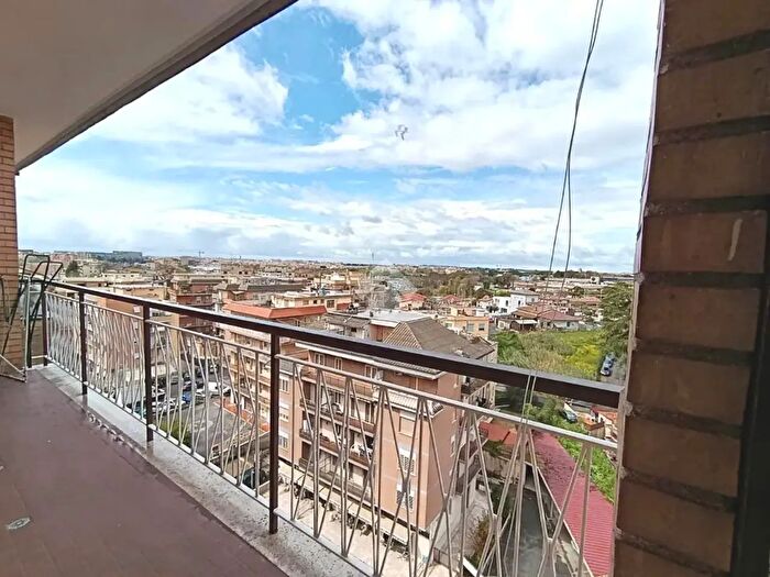 Appartamento trilocale in affitto in Via Malladra Alessandro, Roma